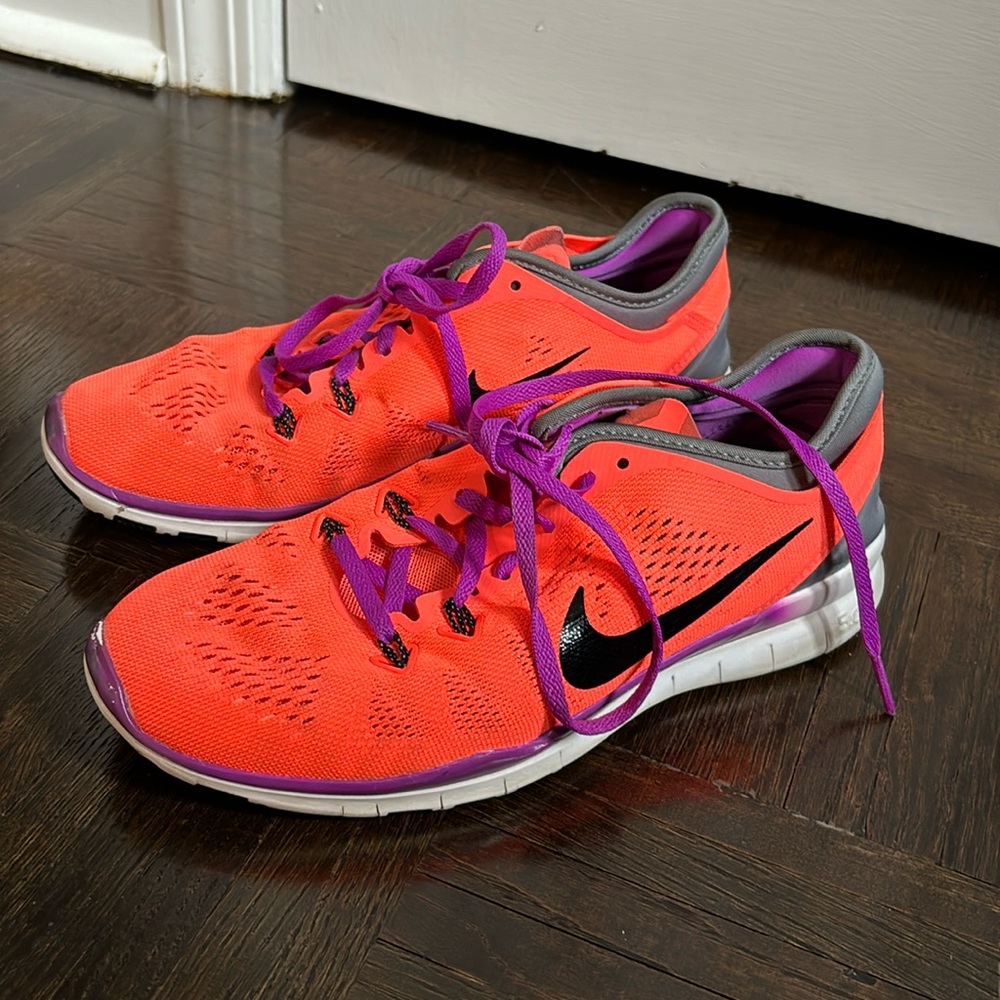 women’s nike sneakers size 7 great condition